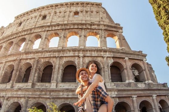 paseo en el coliseo romano