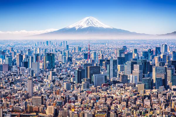 Horizonte de Tokio con el monte Fuji