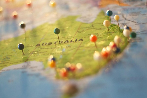 imagem do mapa da Austrália com pins em algumas cidades