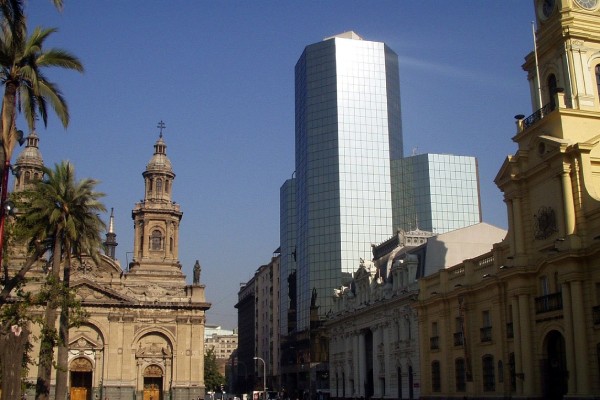 Imagem da Plaza de Armas, um dos principais pontos de interesse de Santiago