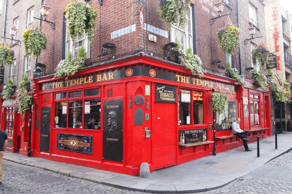 imagem do The Temple Bar, em Dublin, um dos pubs mais tradicionais da Irlanda