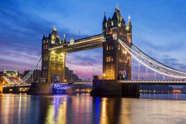  imagem da Tower Bridge, um dos cartões-postais de Londres, na Inglaterra