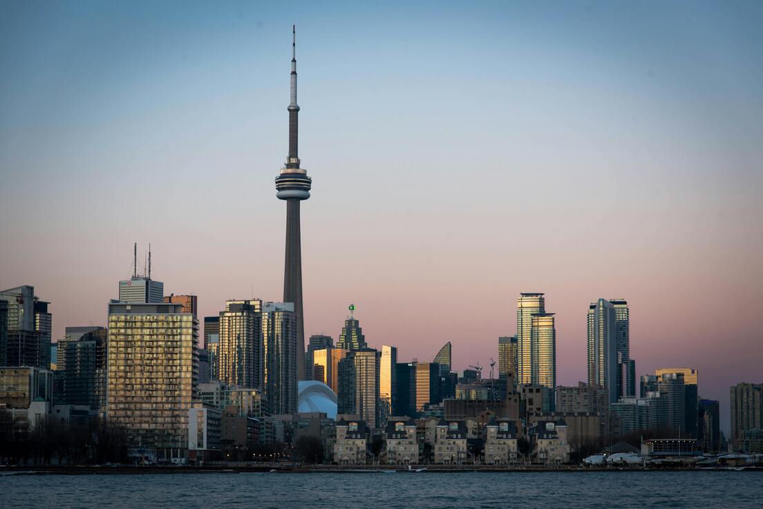 Imagem da Torre CN, em artigo de blog que fala sobre o visto para o Canadá