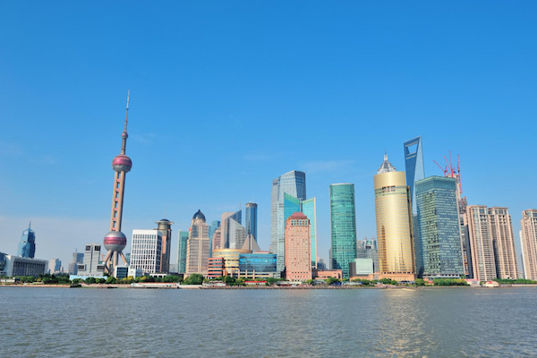 Visão diurna de Pudong, centro financeiro de Xangai, na China.