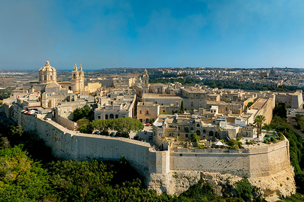 Vista aérea de Mdina con sus murallas