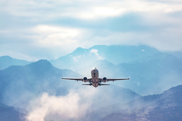 Avión en vuelo.