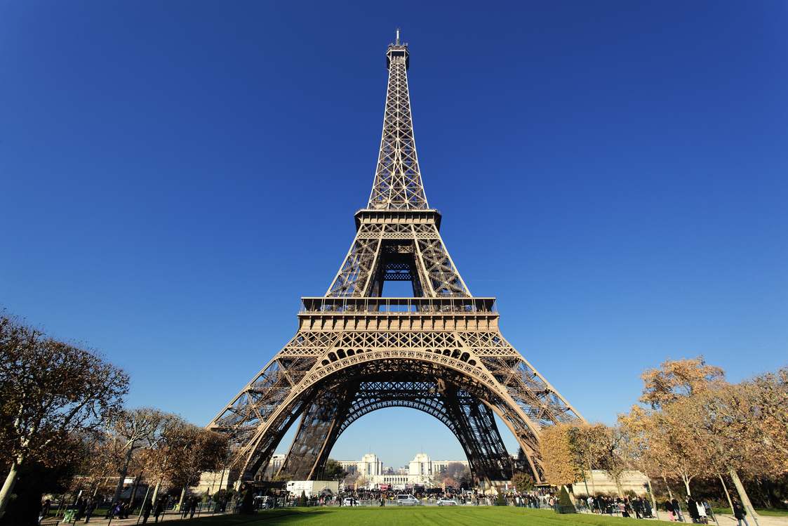 Imagem da Torre Eiffel, na França, em texto de blog sobre viagem europa seguro