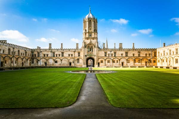 Iglesia Christ Church'Tom Tower y College, Universidad de Oxford, Reino Unido.