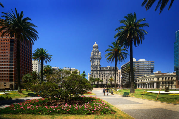 Hermoso paisaje urbano de Montevideo, Uruguay