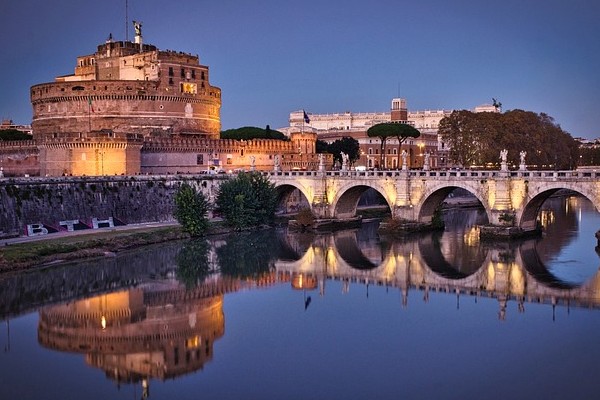 imagem de um monumento em Roma, na Itália