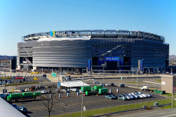 Vista del MetLife Stadium en Nueva Jersey, Estados Unidos, en un día soleado.