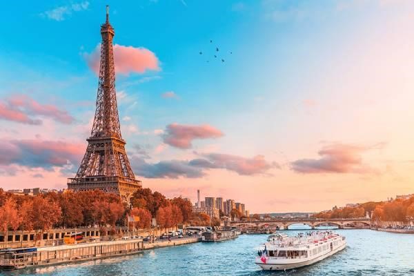 Puesta de sol en la Torre Eiffel, París