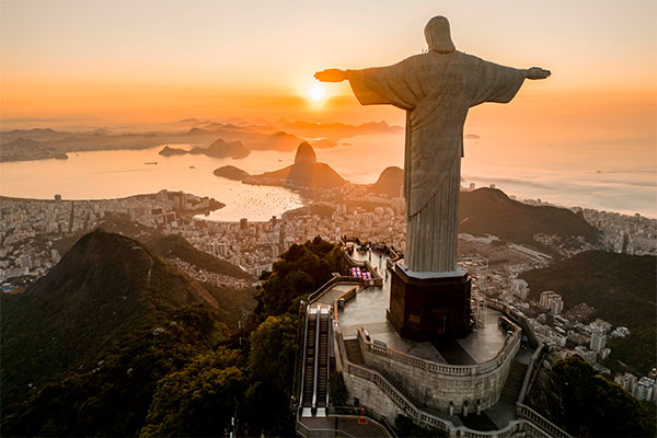 Vista del atardecer de Rio de Janeiro desde el Cristo Redentor.