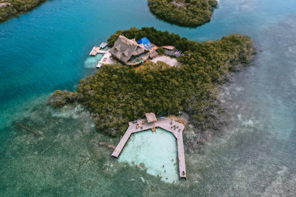 Tintinpan e isla Mucura en las Islas San Bernardo, en la costa caribeña de Colombia.