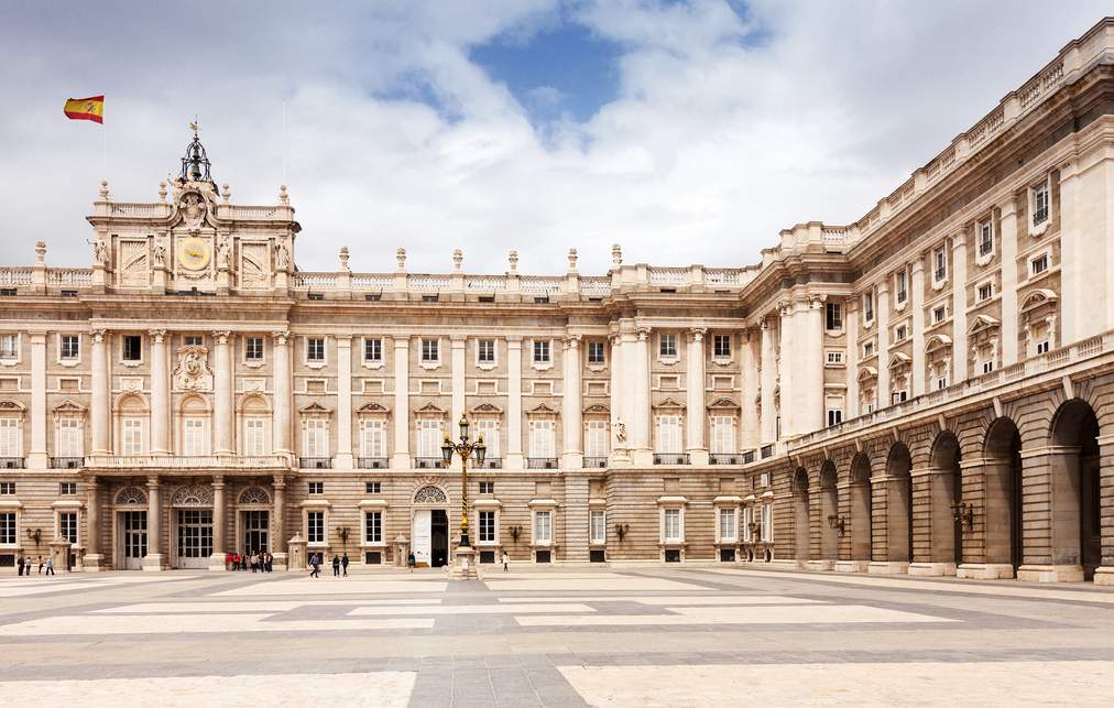 Imagem do Palácio Real, em Madrid, em artigo de blog sobre os pontos turísticos da Espanha