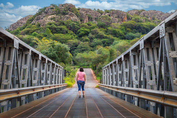 El Puente de metal de Tobati es uno de los lugares de interés de la ciudad en Paraguay.