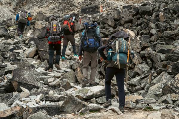 imagem de montanhistas encarando a altitude da Bolívia