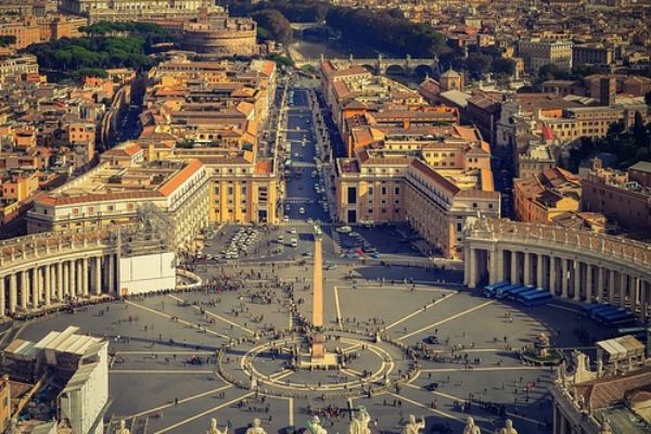 imagem da praça São Pedro, que fica no Vaticano