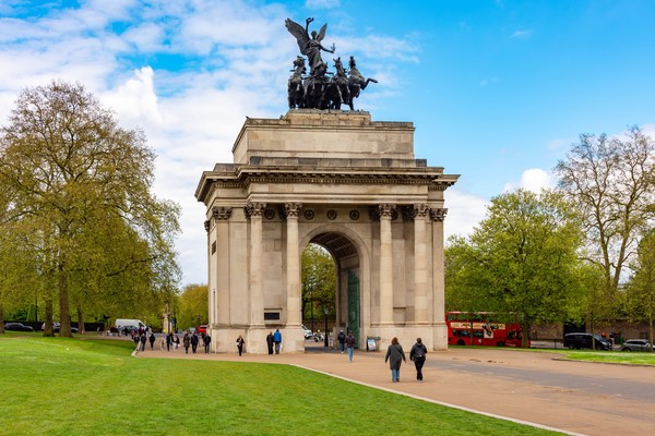 Arco de la Constitución en Hyde Park Corner en Londres.