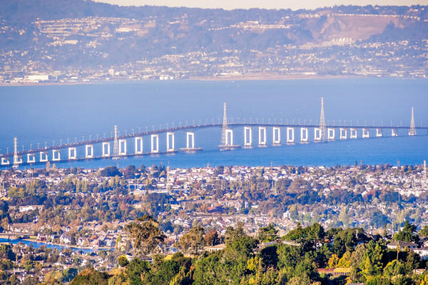 Imagen panorámica de puente de San Mateo, California