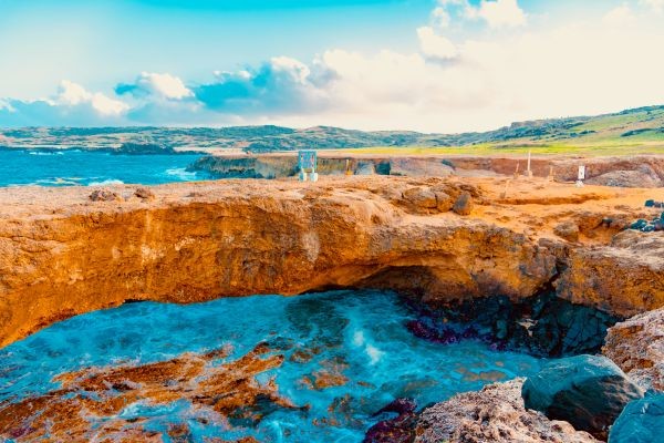 Vista panorámica del Parque Nacional Arikok en la isla de Aruba, Caribe.