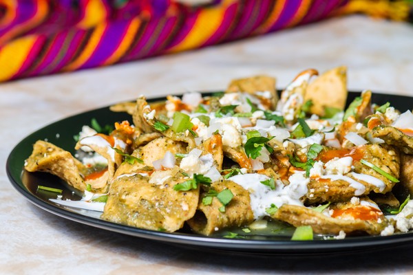 Chilaquiles verdes, uno de los platillos mexicanos típicos y una de las cosas que hacer en Ciudad de México