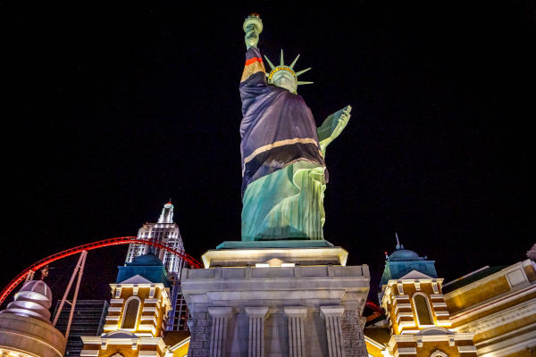 Réplica de la Estatua de la Libertad de Nueva York en el Strip de Las Vegas, Nevada, Estados Unidos.