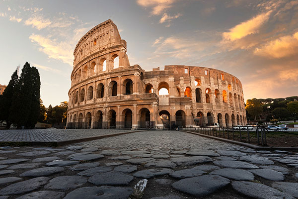 Imagen panorámica del Coliseo en Roma.