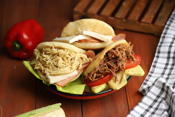 foto de las famosas arepas colombianas.