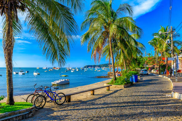 Imagen del paseo marítimo de Brigitte Bardot en Búzios, Río de Janeiro, Brasil.